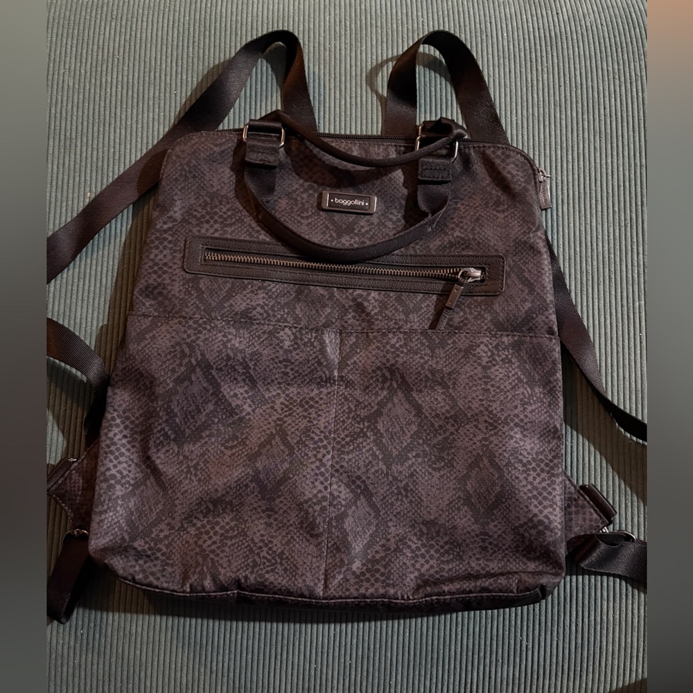 Baggallini Snake Pattern Backpack - image 1
